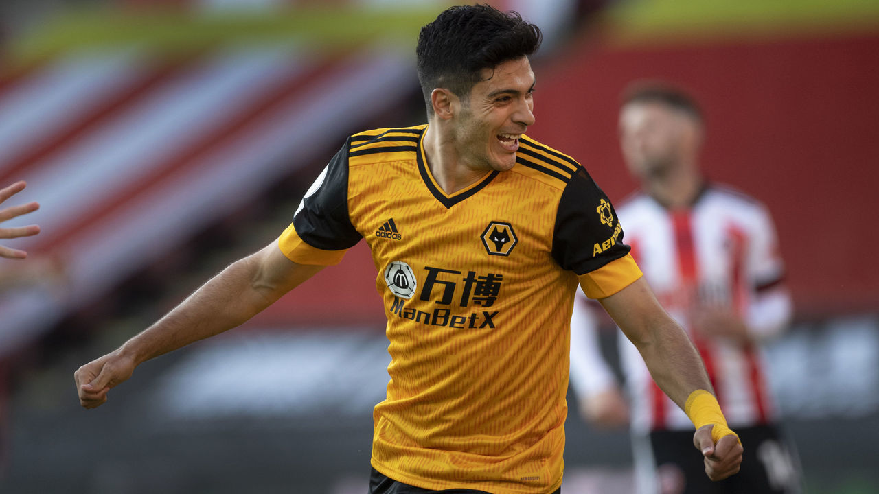 SHEFFIELD, ENGLAND - SEPTEMBER 14: Raul Jimenez of Wolverhampton Wanderer celebrates scoring the first goal during the Premier League match between Sheffield United and Wolverhampton Wanderers at Bramall Lane on September 14, 2020 in Sheffield, United Kingdom.