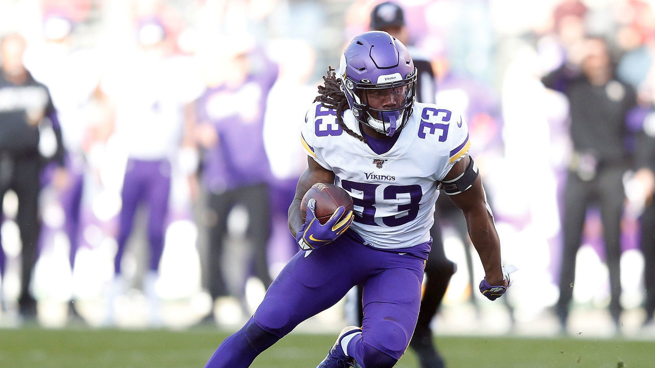 SANTA CLARA, CALIFORNIA - JANUARY 11: Dalvin Cook #33 of the Minnesota Vikings runs the ball in the third quarter of the NFC Divisional Round Playoff game against the San Francisco 49ers at Levi's Stadium on January 11, 2020 in Santa Clara, California.