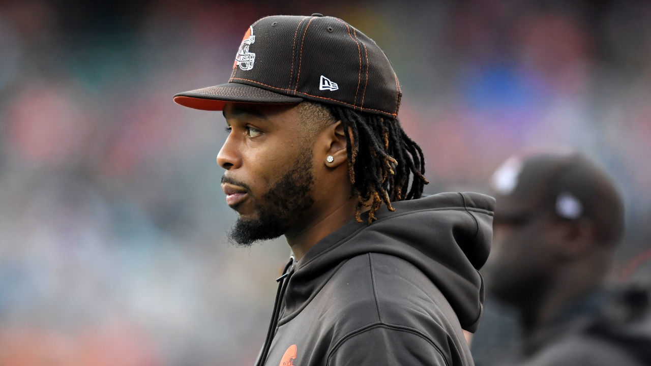 CINCINNATI, OH - DECEMBER 29, 2019: Outside linebacker Christian Kirksey #58 of the Cleveland Browns watches the action from the sideline in the first quarter of a game against the Cincinnati Bengals on December 29, 2019 at Paul Brown Stadium in Cincinnati, Ohio. Cincinnati won 33-23. (Photo by: 2019 Nick Cammett/Diamond Images via Getty Images)