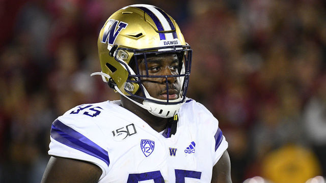 PALO ALTO, CA - OCTOBER 05: Washington Huskies defensive line Levi Onwuzurike (95) looks on during the college football game between the University of Washington Huskies and Stanford Cardinal on October 5, 2019 at Stanford Stadium in Palo Alto, CA.