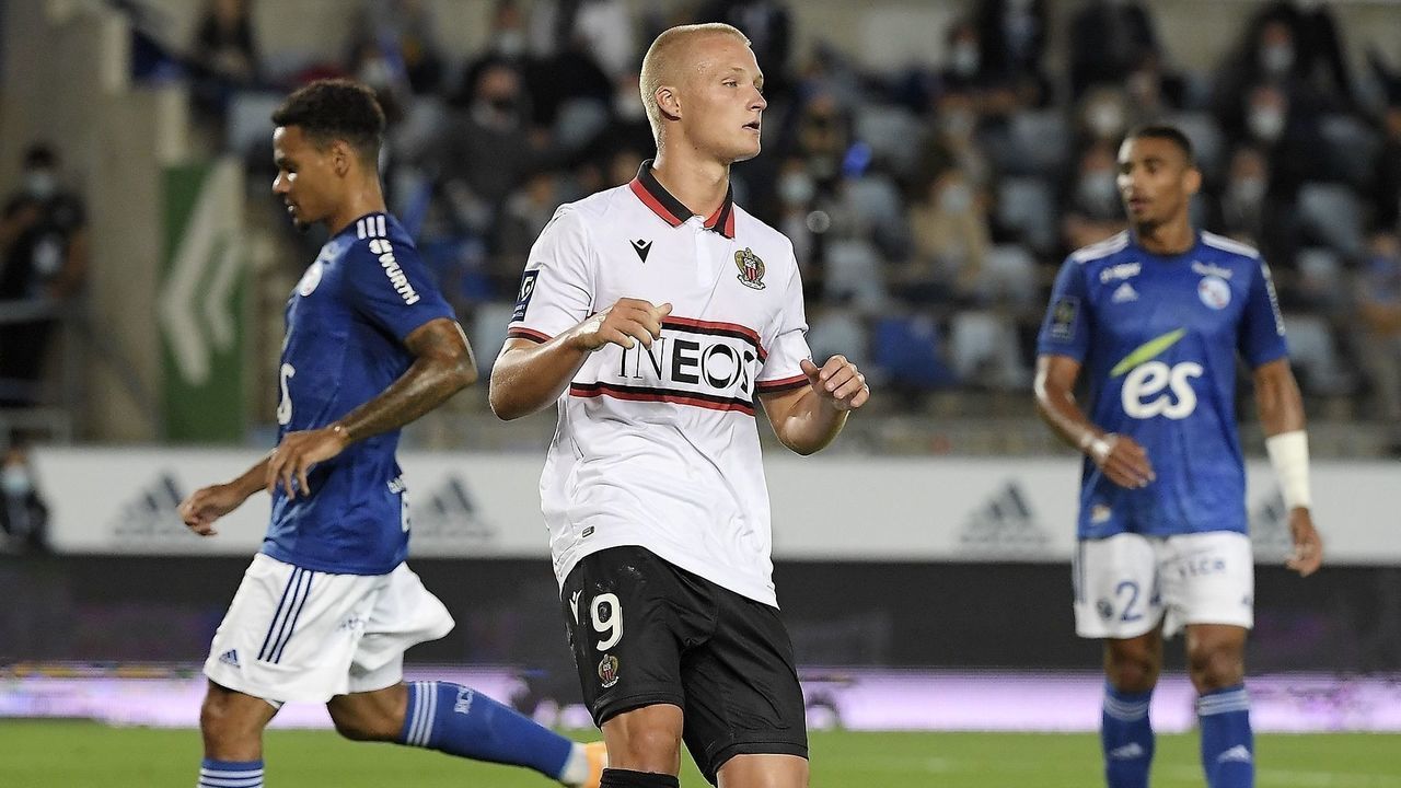 Nice's Danish forward Kasper Dolberg reacts after scoring a penalty kick during the French L1 football match between Strasbourg (RCSA) and Nice (OGCN) on August 29, 2020, at the Meinau Stadium in Strasbourg, eastern France.