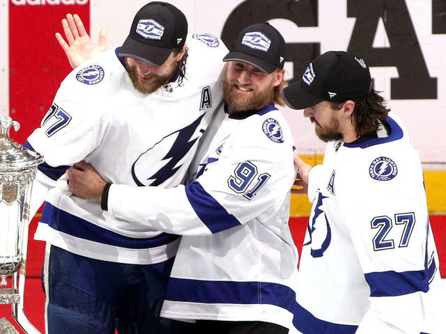 The Tampa Bay Lightning pose with the Stanley Cup after defeating the  News Photo - Getty Images