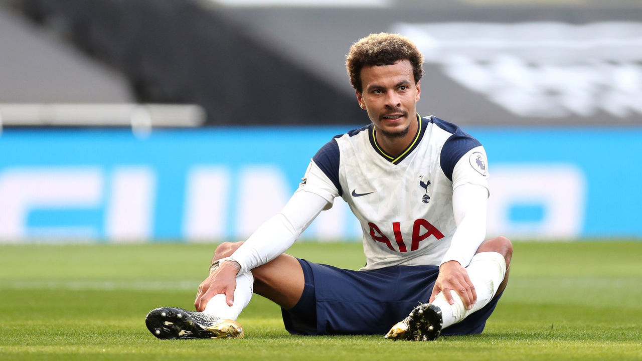 LONDON, ENGLAND - SEPTEMBER 13: Dele Alli of Tottenham Hotspur reacts during the Premier League match between Tottenham Hotspur and Everton at Tottenham Hotspur Stadium on September 13, 2020 in London, England.