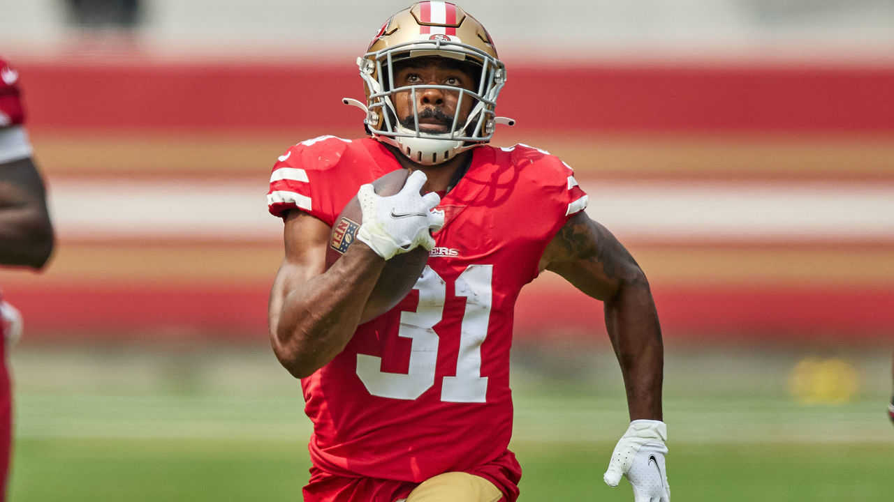 SAN FRANCISCO, CA - SEPTEMBER 13: San Francisco 49ers running back Raheem Mostert (31) runs with the football for a touchdown during the NFL game between the San Francisco 49ers and the Arizona Cardinals on September 13, 2020, at Levi's Stadium in Santa Clara, California.
