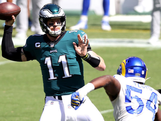 Eagles' Pederson pins Wentz's struggles on short offseason