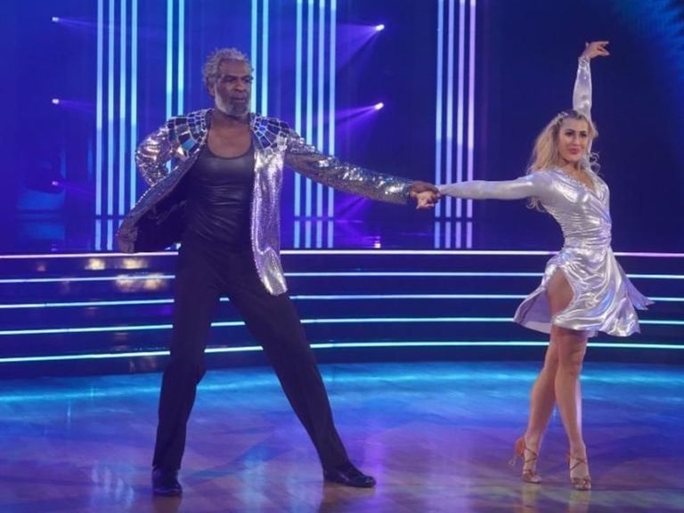 Oakley 1st competitor eliminated from 'Dancing with the Stars