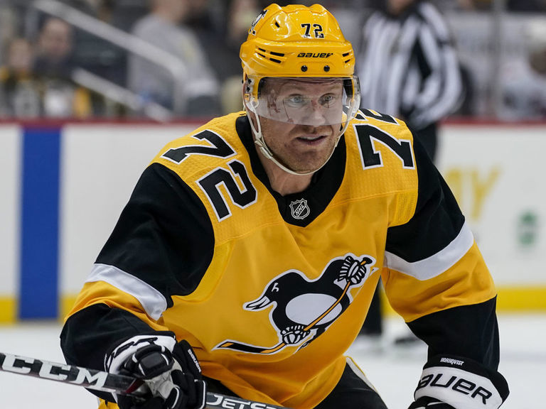 Trade official: Panthers acquire Patric Hornqvist from Pittsburgh in  exchange for Mike Matheson, Colton Sceviour