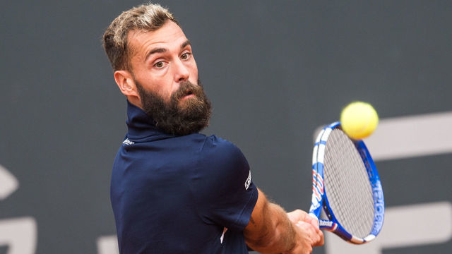 23 September 2020, Hamburg: Tennis ATP Tour - German Open, singles, men, 1st round in the stadium at Rothenbaum. Ruud (Norway) - Paire (France). Benoit Paire in action. Photo: Daniel Bockwoldt/dpa