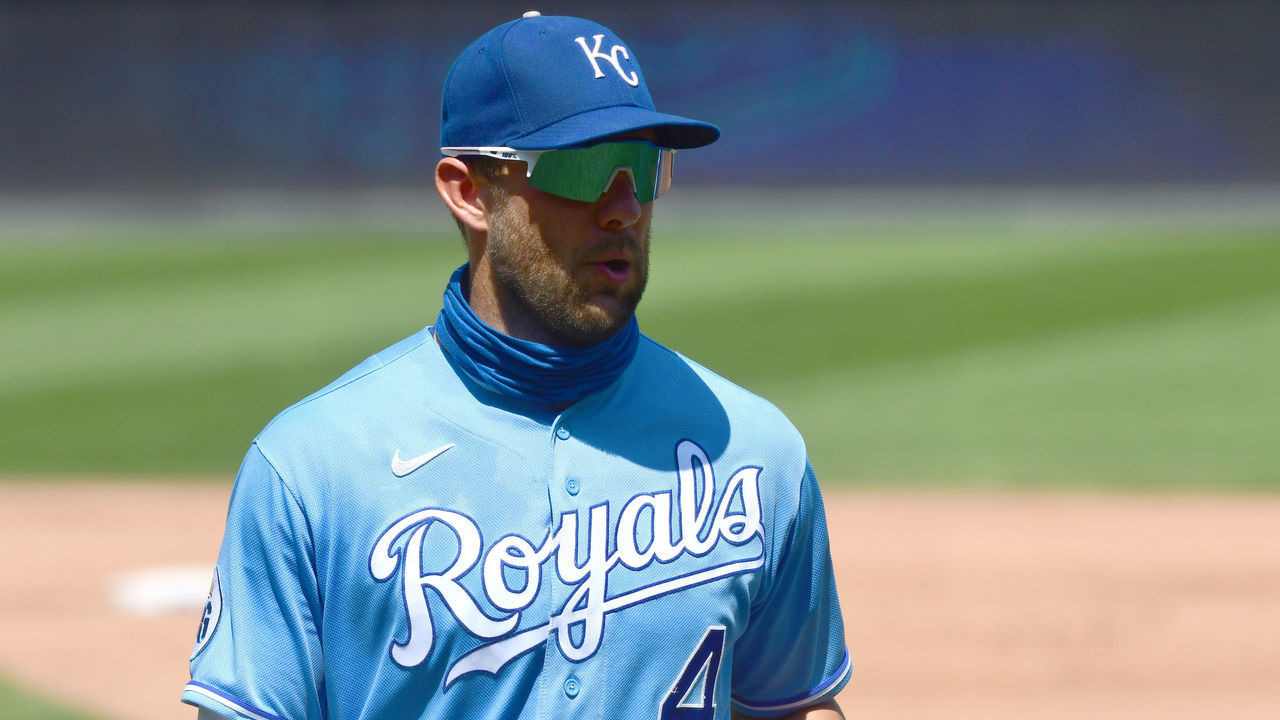 KANSAS CITY, MO - AUGUST 23: Kansas City Royals leftfielder Alex Gordon (4) during a Major League Baseball game between the Minnesota Twins and the Kansas City Royals, on August 23, 2020, at Kauffman Stadium, Kansas City, MO.