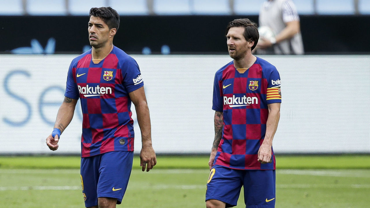 PONTEVEDRA, SPAIN - JUNE 27: (L-R) Luis Suarez of FC Barcelona, Lionel Messi of FC Barcelona during the La Liga Santander match between Celta de Vigo v FC Barcelona at the Estadio de Balaidos on June 27, 2020 in Pontevedra Spain
