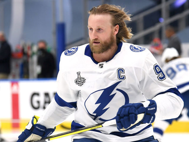 EDMONTON, ALBERTA - SEPTEMBER 23: Steven Stamkos #91 of the Tampa Bay Lightning warms up before Game Three of the NHL Stanley Cup Final between the Tampa Bay Lightning and the Dallas Stars at Rogers Place on September 23, 2020 in Edmonton, Alberta, Canada.