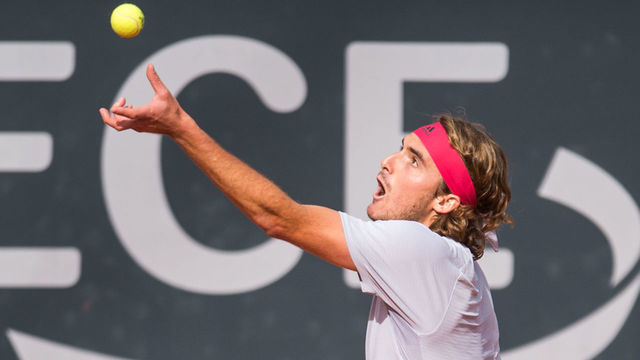 25 September 2020, Hamburg: Tennis ATP Tour - Hamburg European Open, singles, men, quarter finals at the Rothenbaum stadium. Lajovic (Serbia) - Tsitsipas (Greece). Stefanos Tsitsipas in action. Photo: Daniel Bockwoldt/dpa