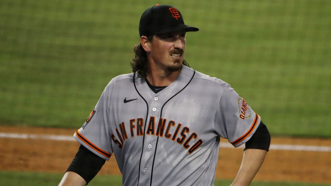 LOS ANGELES, CALIFORNIA - AUGUST 07: Jeff Samardzija #29 of the San Francisco Giants looks on after leaving the mound during the fifth inning against the Los Angeles Dodgers at Dodger Stadium on August 07, 2020 in Los Angeles, California.