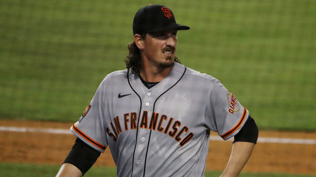 LOS ANGELES, CALIFORNIA - AUGUST 07: Jeff Samardzija #29 of the San Francisco Giants looks on after leaving the mound during the fifth inning against the Los Angeles Dodgers at Dodger Stadium on August 07, 2020 in Los Angeles, California.