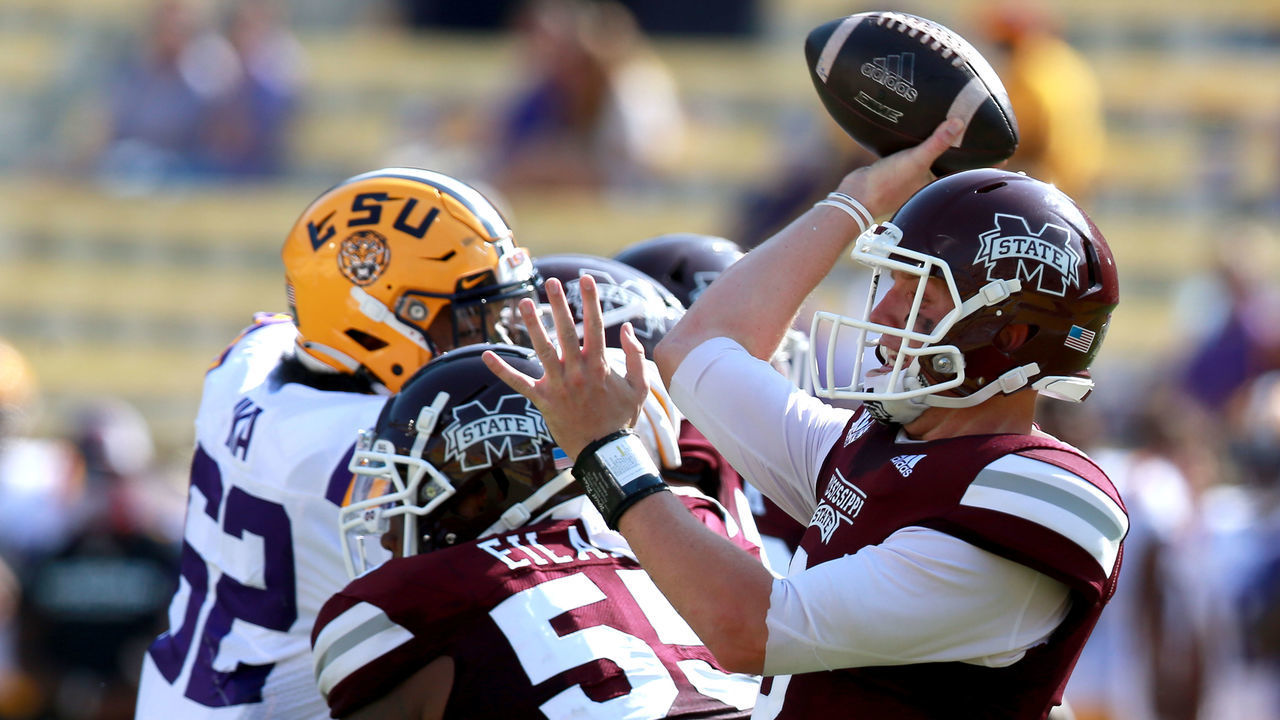 BATON ROUGE, LOUISIANA - SEPTEMBER 26: K.J. Costello #3 of the Mississippi State Bulldogs looks to pass during a NCAA football game against the LSU Tigers at Tiger Stadium on September 26, 2020 in Baton Rouge, Louisiana.