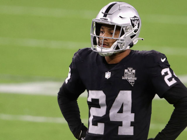 Raiders' Johnathan Abram suffered chipped collarbone, internal bleeding  after spill into TV cart: report