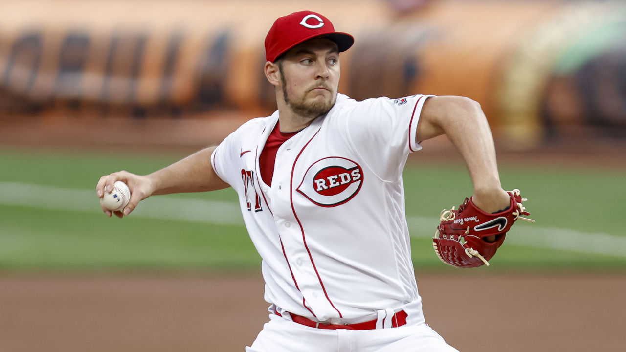 CINCINNATI, OH - SEPTEMBER 23: Trevor Bauer #27 of the Cincinnati Reds pitches during the game against the Milwaukee Brewers at Great American Ball Park on September 23, 2020 in Cincinnati, Ohio.