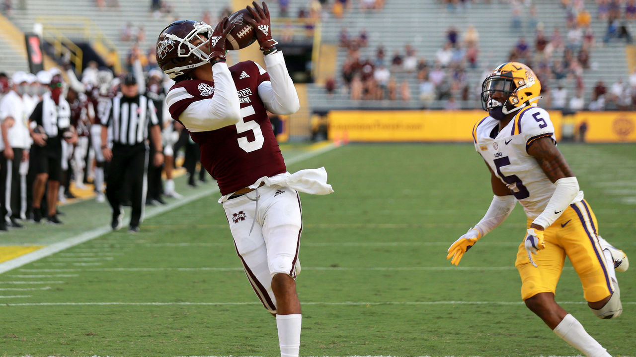 BATON ROUGE, LOUISIANA - SEPTEMBER 26: Osirus Mitchell #5 of the Mississippi State Bulldogs catches a toucdown pass over Koy Moore #5 of the LSU Tigers during a NCAA football game at Tiger Stadium on September 26, 2020 in Baton Rouge, Louisiana. Mississippi State Bulldogs won the game 44 - 34.
