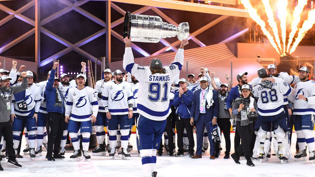 EDMONTON, ALBERTA - SEPTEMBER 28: Steven Stamkos #91 of the Tampa Bay Lightning hoists the Stanley Cup overhead after the Tampa Bay Lightning defeated the Dallas Stars 2-0 in Game Six of the NHL Stanley Cup Final to win the best of seven game series 4-2 at Rogers Place on September 28, 2020 in Edmonton, Alberta, Canada.