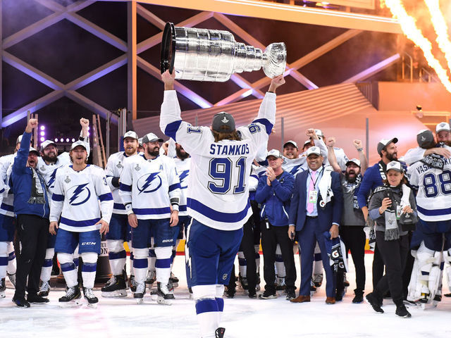 EDMONTON, ALBERTA - SEPTEMBER 28: Steven Stamkos #91 of the Tampa Bay Lightning hoists the Stanley Cup overhead after the Tampa Bay Lightning defeated the Dallas Stars 2-0 in Game Six of the NHL Stanley Cup Final to win the best of seven game series 4-2 at Rogers Place on September 28, 2020 in Edmonton, Alberta, Canada.