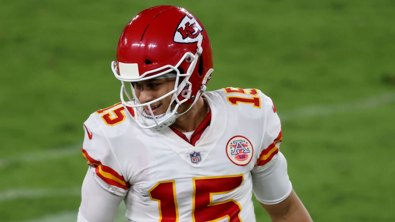 BALTIMORE, MARYLAND - SEPTEMBER 28: Quarterback Patrick Mahomes #15 of the Kansas City Chiefs celebrates after throwing a fourth quarter touchdown pass against the Baltimore Ravens at M&T Bank Stadium on September 28, 2020 in Baltimore, Maryland.