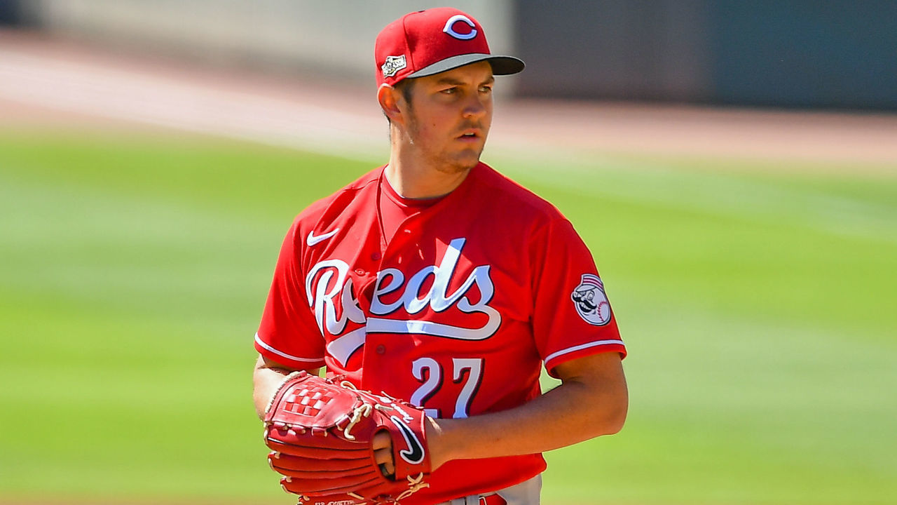 ATLANTA, GA SEPTEMBER 30: Cincinnati Reds starting pitcher Trevor Bauer (27) looks in for the sign during the National League Wild Card Series game between the Cincinnati Reds and the Atlanta Braves on September 30th, 2020 at Truist Park in Atlanta, GA.