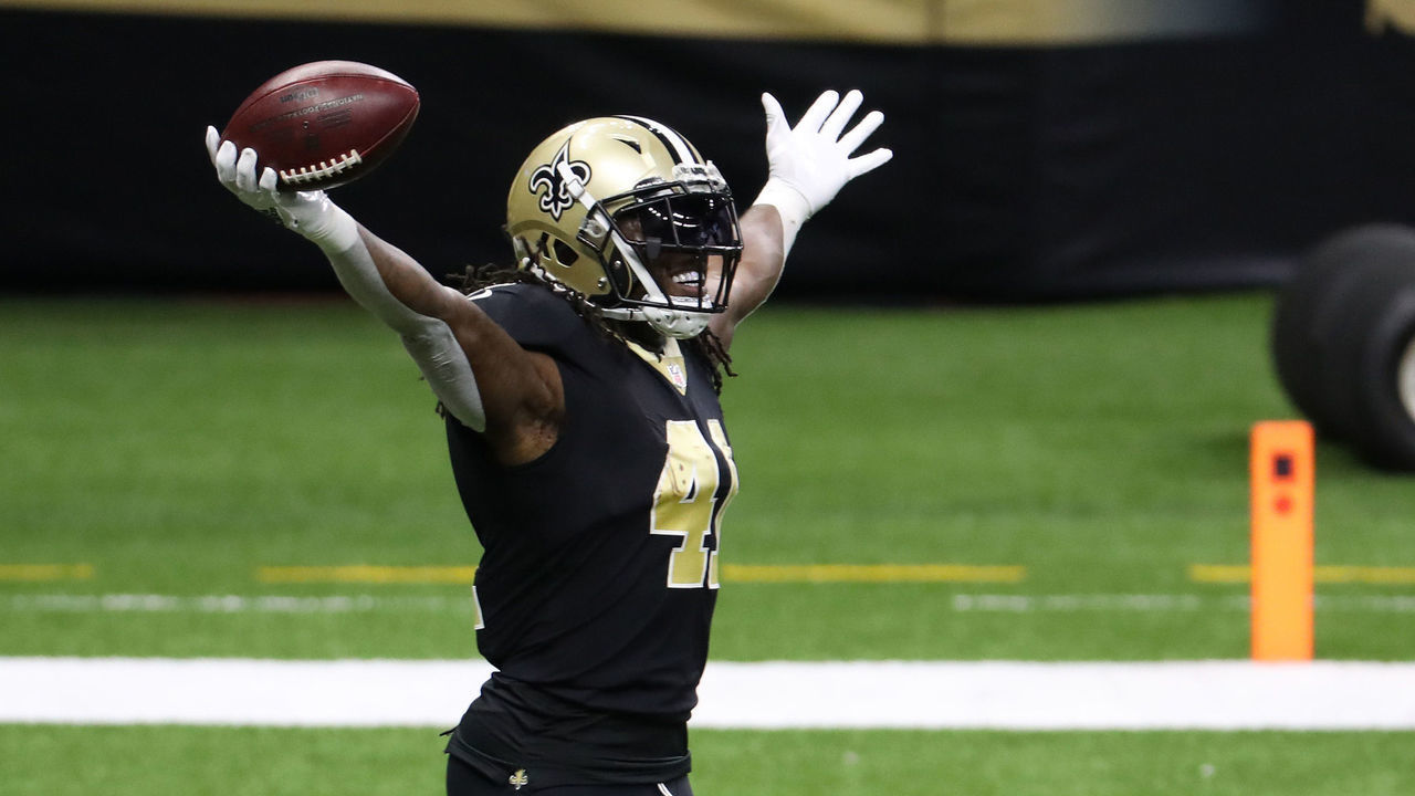 NEW ORLEANS, LOUISIANA - SEPTEMBER 13: Alvin Kamara #41 of the New Orleans Saints celebrates a touchdown against the Tampa Bay Buccaneers during the second quarter at the Mercedes-Benz Superdome on September 13, 2020 in New Orleans, Louisiana.