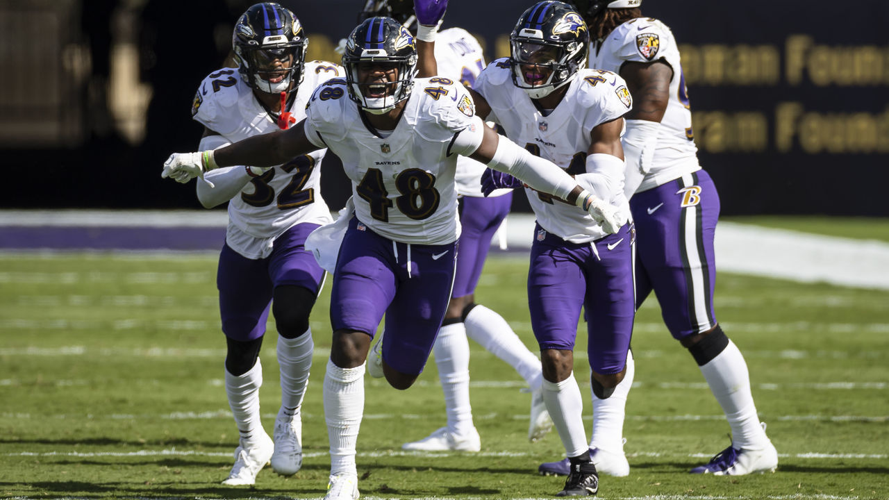 BALTIMORE, MD - SEPTEMBER 13: Patrick Queen #48 of the Baltimore Ravens celebrates with teammates after a play against the Cleveland Browns during the second half at M&T Bank Stadium on September 13, 2020 in Baltimore, Maryland.