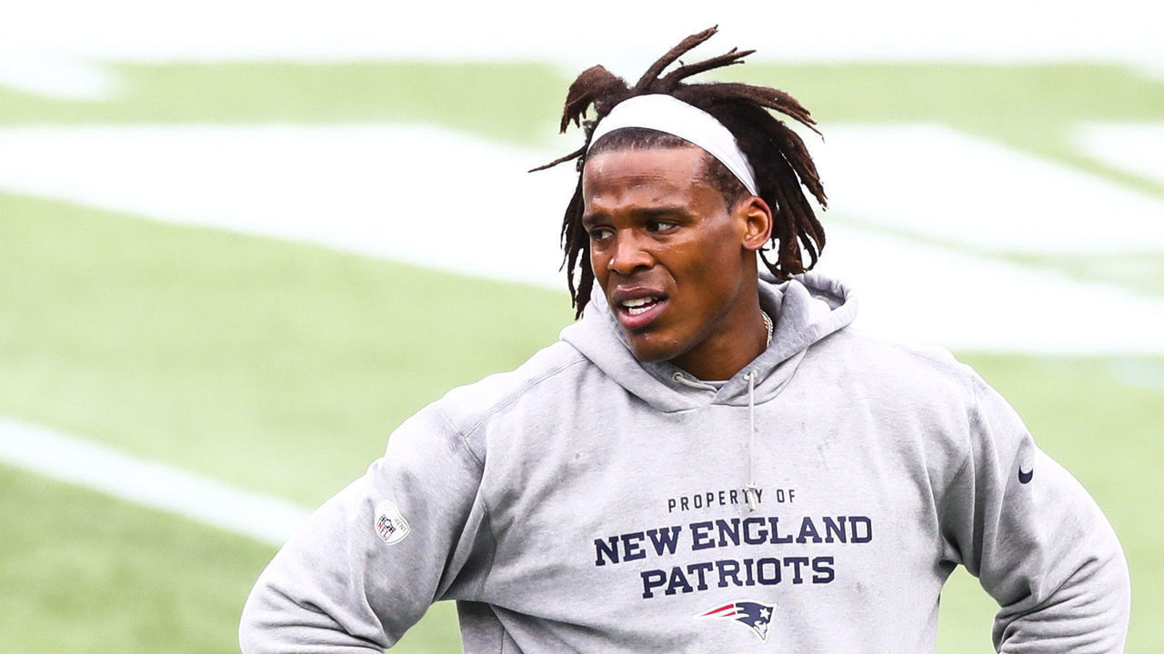 FOXBOROUGH, MASSACHUSETTS - Cam Newton #1 of the New England Patriots throws as he warms up before a game against the Las Vegas Raiders at Gillette Stadium on September 27, 2020 in Foxborough, Massachusetts.