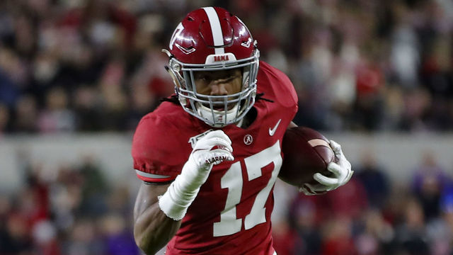 TUSCALOOSA, AL - NOVEMBER 09: Jaylen Waddle #17 of the Alabama Crimson Tide rushes after the reception during the second half against the LSU Tigers at Bryant-Denny Stadium on November 9, 2019 in Tuscaloosa, Alabama.