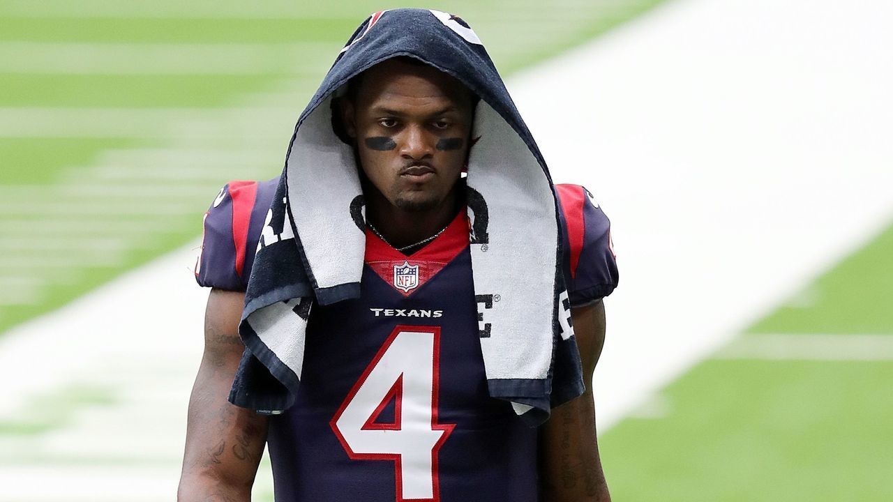 HOUSTON, TEXAS - OCTOBER 04: Deshaun Watson #4 of the Houston Texans walks off the field at halftime against the Minnesota Vikings at NRG Stadium on October 04, 2020 in Houston, Texas.