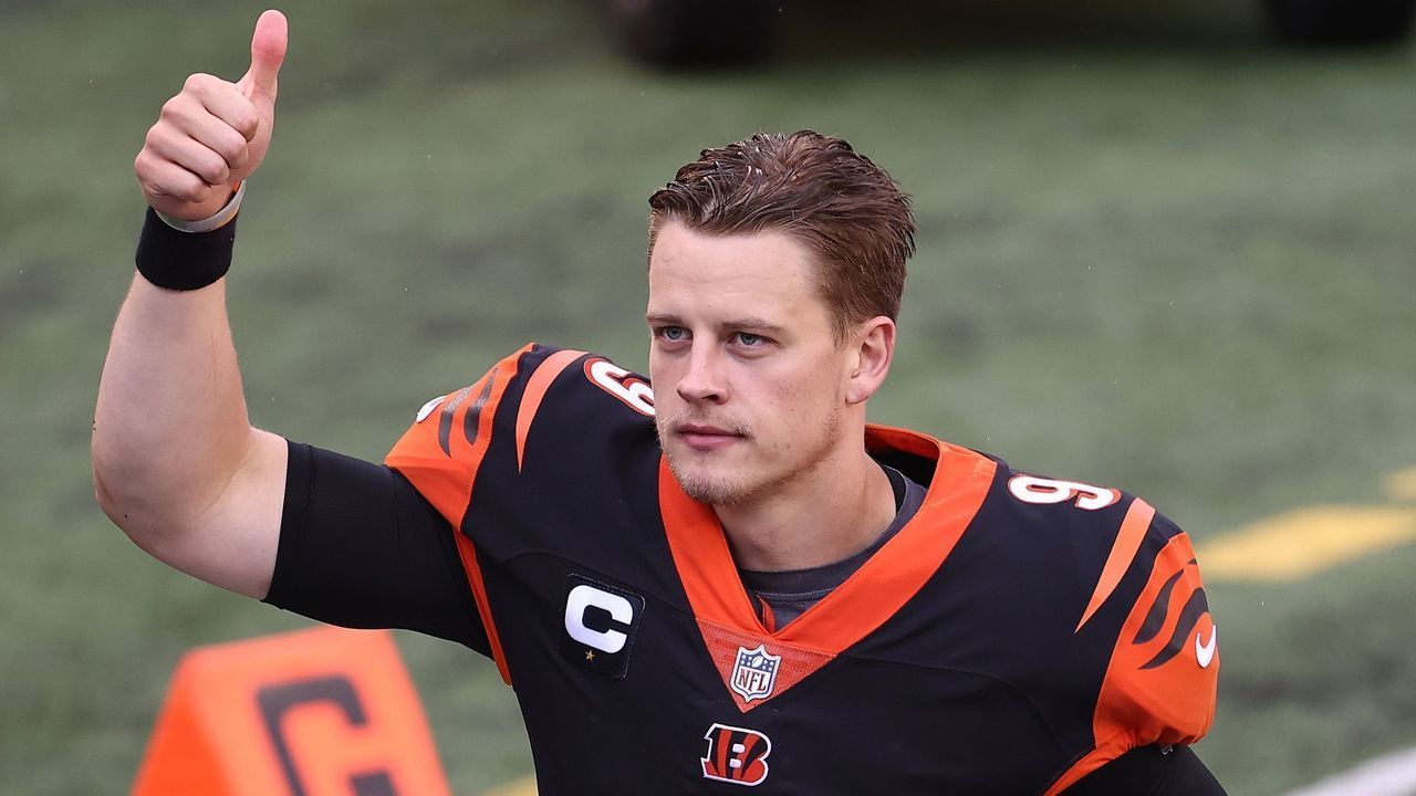 CINCINNATI, OHIO - OCTOBER 04: Joe Burrow #9 of the Cincinnati Bengals celebrates after the 33-25 win against Jacksonville Jaguars at Paul Brown Stadium on October 04, 2020 in Cincinnati, Ohio.