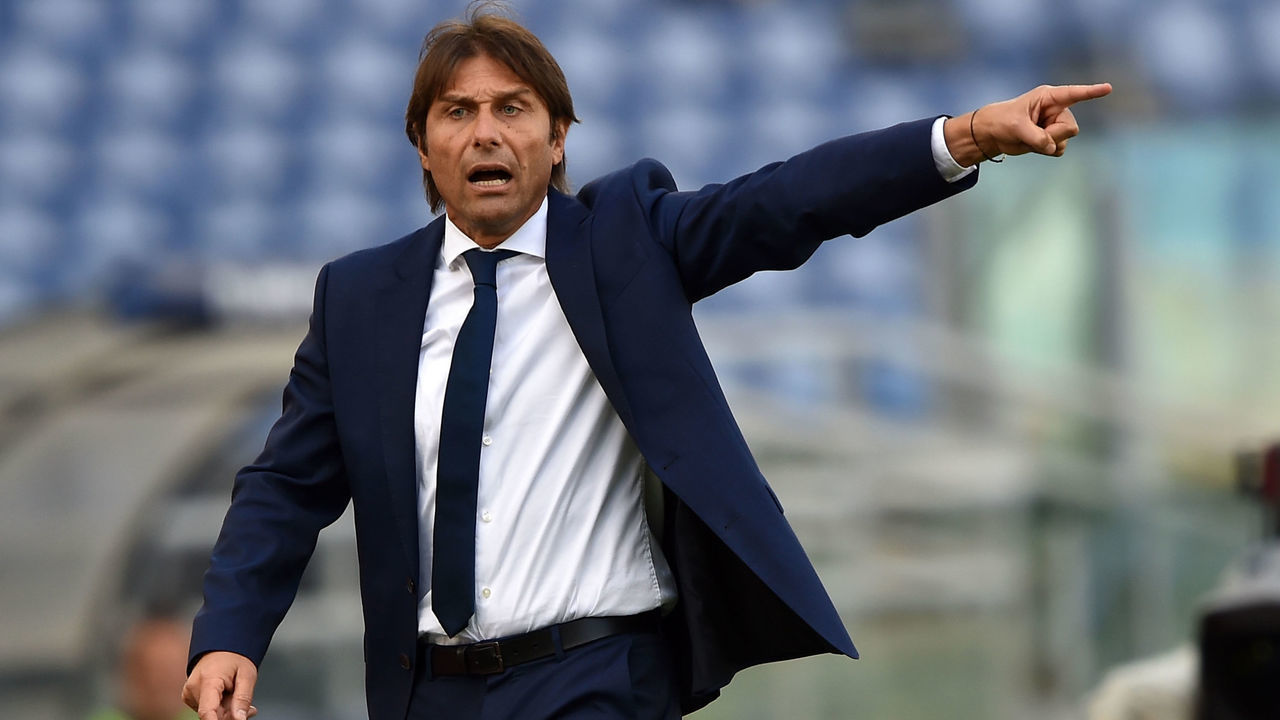 ROME, ITALY - OCTOBER 04: Antonio Conte head coach of FC Internazionale gestures during the Serie A match between SS Lazio and FC Internazionale at Stadio Olimpico on October 4, 2020 in Rome, Italy.