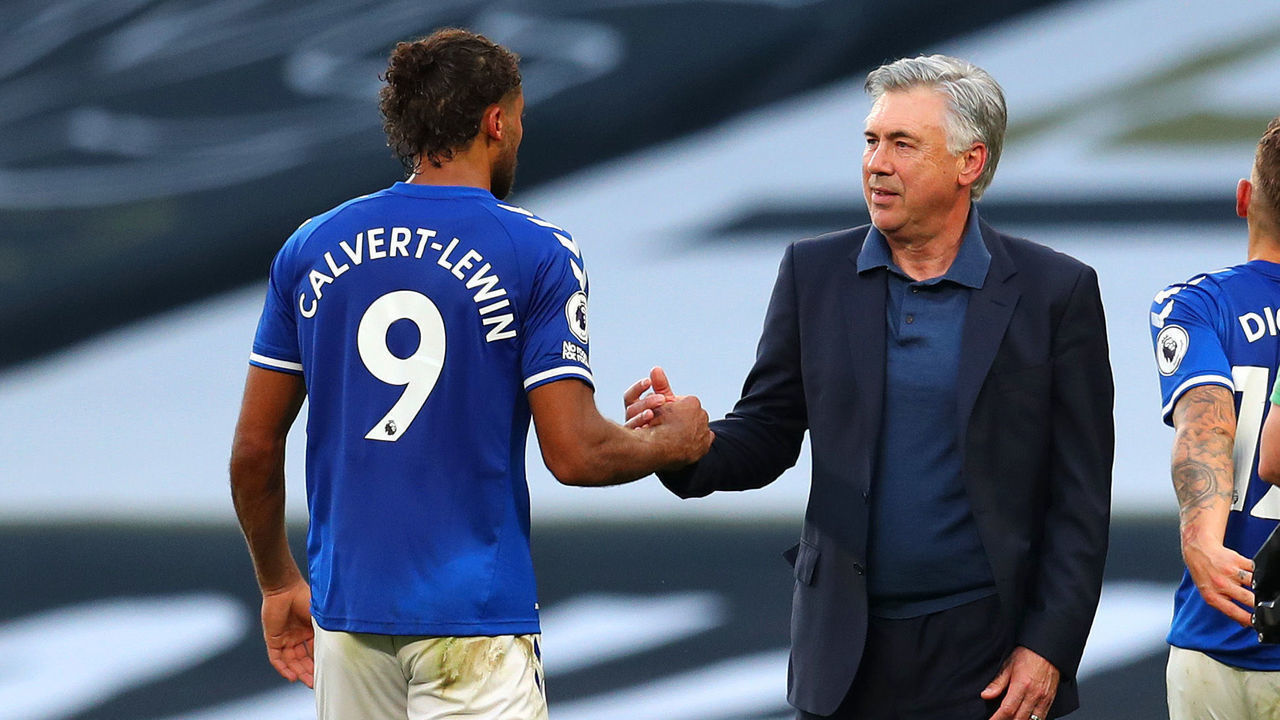 LONDON, ENGLAND - SEPTEMBER 13: Carlo Ancelotti, Manager of Everton celebrates victory with Dominic Calvert-Lewin of Everton after the Premier League match between Tottenham Hotspur and Everton at Tottenham Hotspur Stadium on September 13, 2020 in London, England.