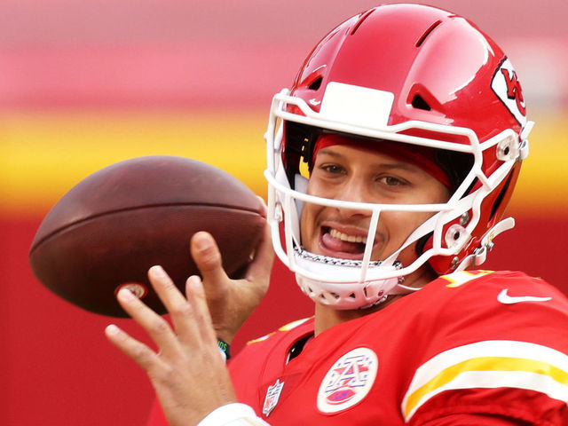 KANSAS CITY, MISSOURI - OCTOBER 05: Patrick Mahomes #15 of the Kansas City Chiefs warms up before the game against the New England Patriots at Arrowhead Stadium on October 05, 2020 in Kansas City, Missouri.