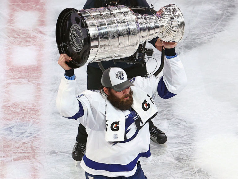 Report: Tampa Bay Lightning Re-Sign Pat Maroon - Last Word On Hockey