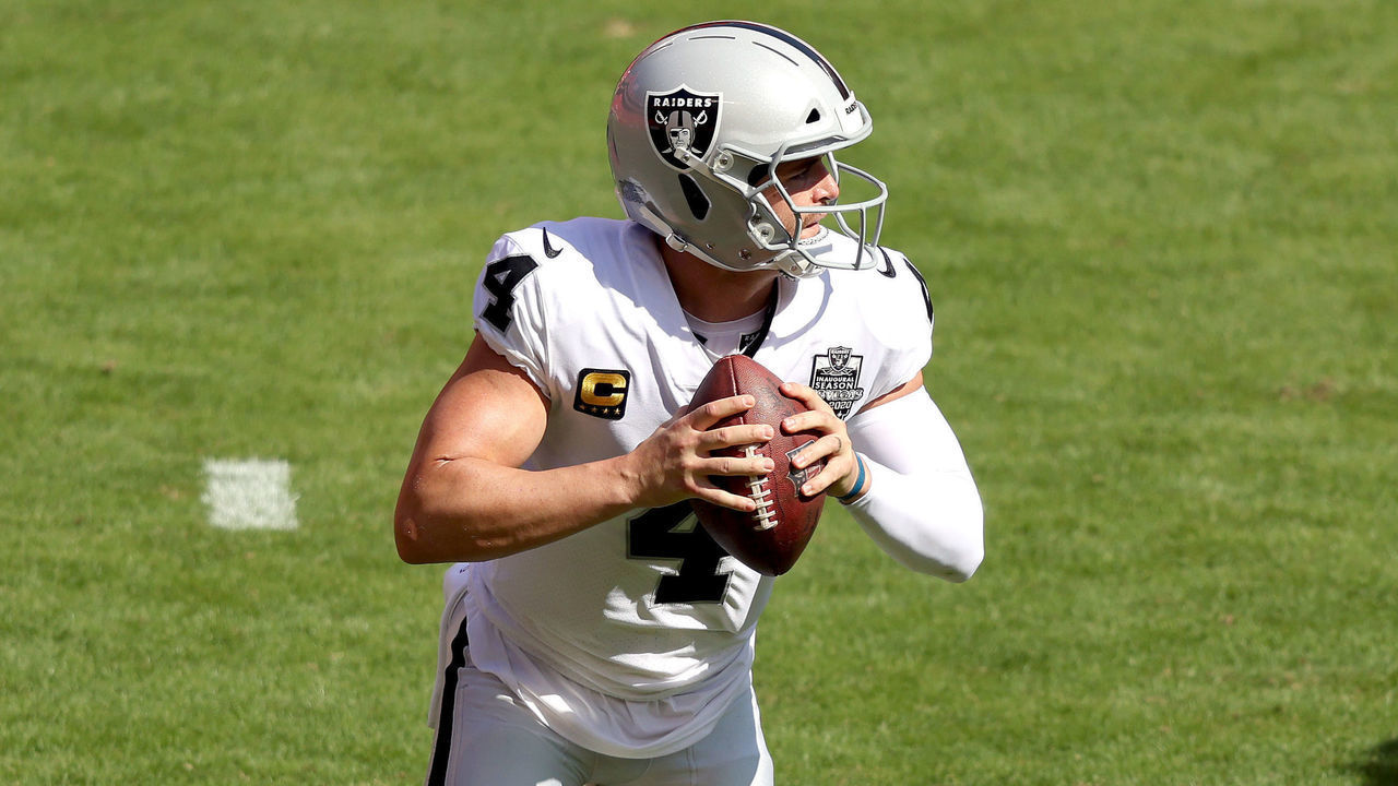 KANSAS CITY, MISSOURI - OCTOBER 11: Derek Carr #4 of the Las Vegas Raiders looks to pass against the Kansas City Chiefs during the first half at Arrowhead Stadium on October 11, 2020 in Kansas City, Missouri.
