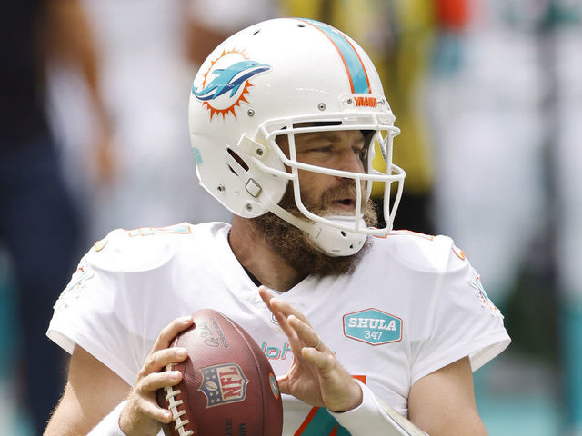 Ryan Fitzpatrick rocks hilarious outfit to postgame media