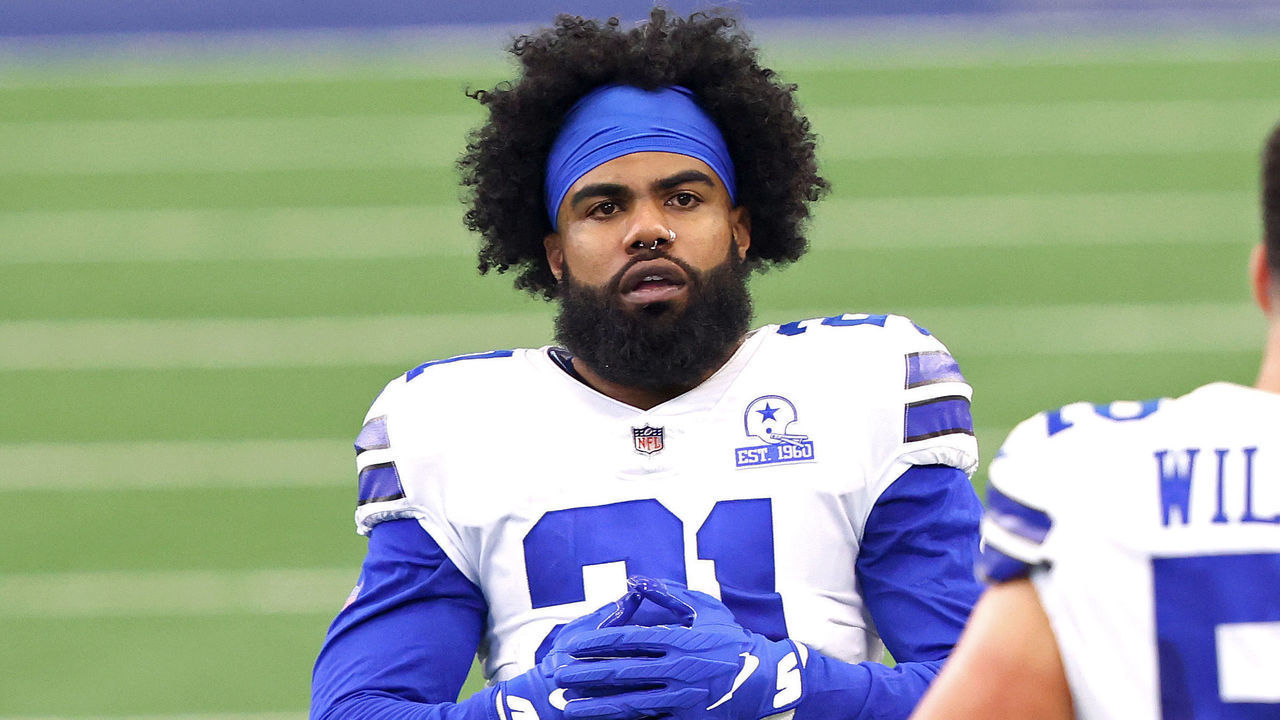 ARLINGTON, TEXAS - OCTOBER 11: Ezekiel Elliott #21 of the Dallas Cowboys looks on prior to the game against the New York Giants at AT&T Stadium on October 11, 2020 in Arlington, Texas.