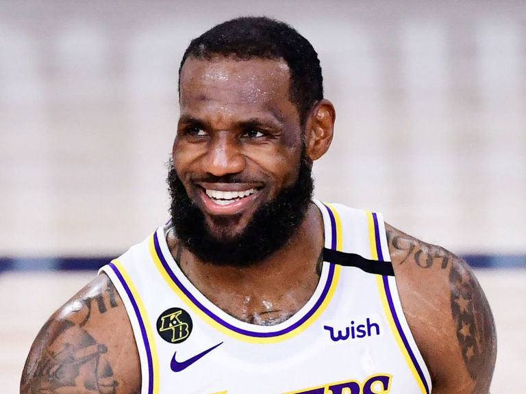 nba players wearing lebrons