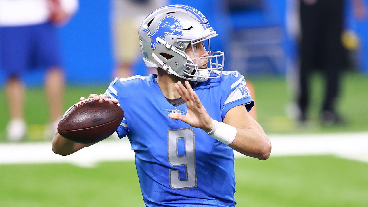DETROIT, MI - SEPTEMBER 13: Matthew Stafford #9 of the Detroit Lions drops back to pass during the first quarter of the game against the Chicago Bears at Ford Field on September 13, 2020 in Detroit, Michigan.
