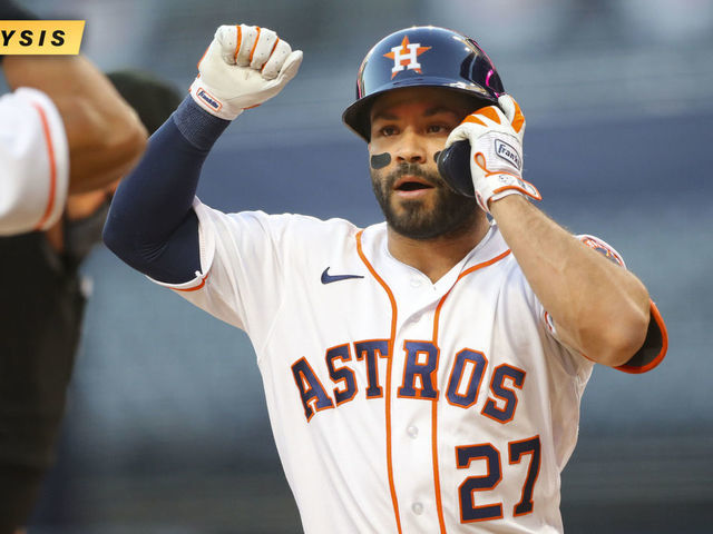 It sure seems like Jose Altuve suddenly has the yips at second base