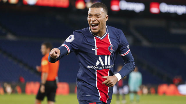 PARIS, FRANCE - OCTOBER 02: Kylian Mbappe #7 of Paris Saint-Germain celebrates his goal during the Ligue 1 match between Paris Saint-Germain and Angers SCO at Parc des Princes on October 2, 2020 in Paris, France.