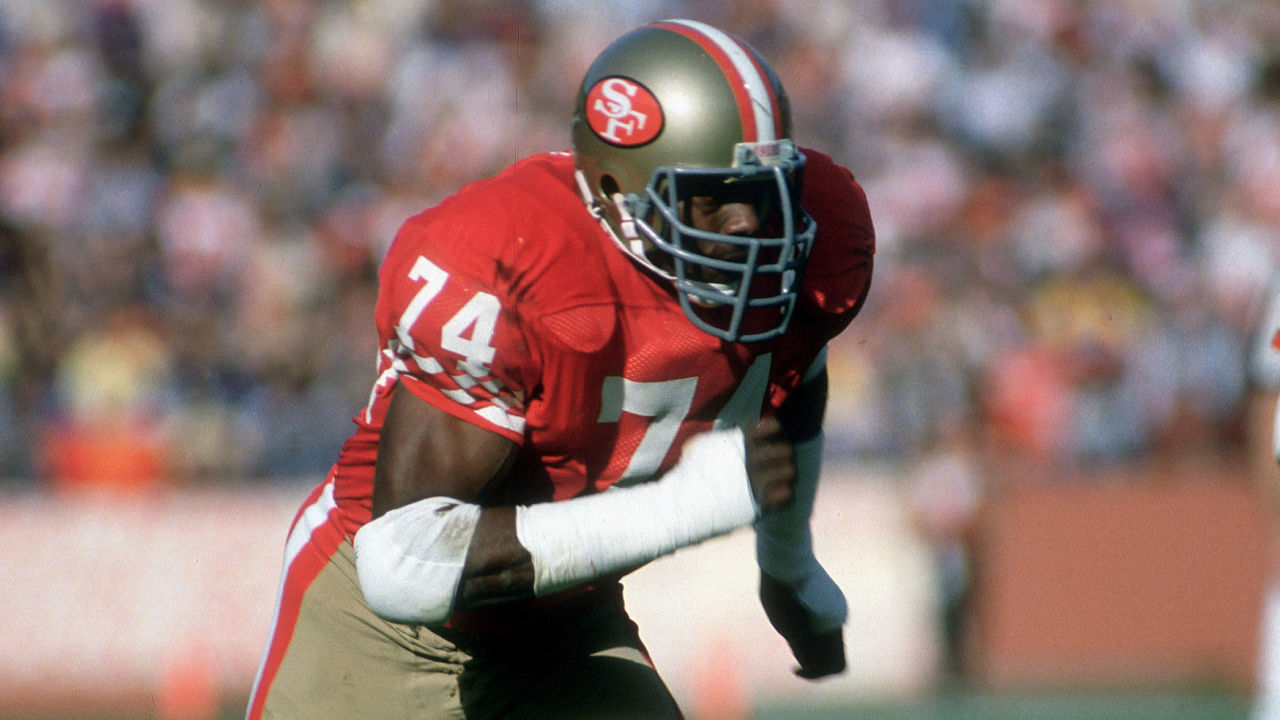 San Francisco defensive end Fred Dean (74) rushes from the right side. The 49ers defeated the Buccaneers 24-7 at Candlestick Park, San Francisco, CA on November 25, 1984. *** Local Caption ***