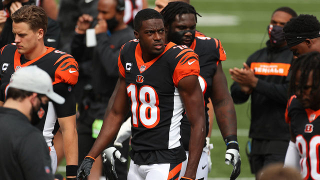 CINCINNATI, OH - OCTOBER 04: Cincinnati Bengals wide receiver A.J. Green (18) looks at the scoreboard during the game against the Jacksonville Jaguars and the Cincinnati Bengals on October 4, 2020, at Paul Brown Stadium in Cincinnati, OH.