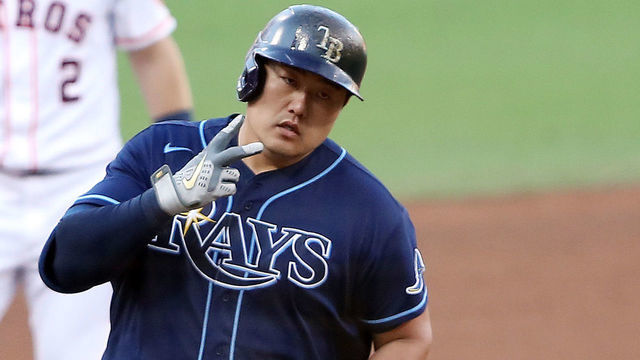 SAN DIEGO, CALIFORNIA - OCTOBER 15: Ji-Man Choi #26 of the Tampa Bay Rays celebrates a solo home run during the eighth inning against the Houston Astros in Game Five of the American League Championship Series at PETCO Park on October 15, 2020 in San Diego, California.
