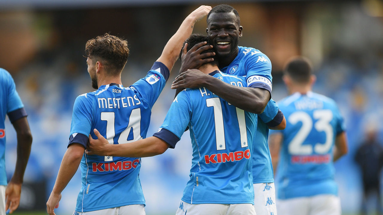 NAPLES, ITALY - OCTOBER 17: Dries Mertens, Kalidou Koulibaly and Hirving Lozano of SSC Napoli celebrate the 1-0 goal scored by Hirving Lozano during the Serie A match between SSC Napoli and Atalanta BC at Stadio San Paolo on October 17, 2020 in Naples, Italy.