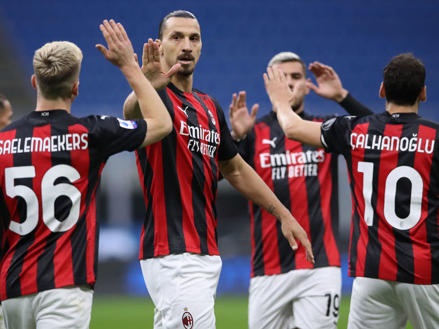 MILAN, ITALY - OCTOBER 17: Zlatan Ibrahimovic of AC Milan celebrates after scoring to give the side a 2-0 lead during the Serie A match between FC Internazionale and AC Milan at Stadio Giuseppe Meazza on October 17, 2020 in Milan, Italy.