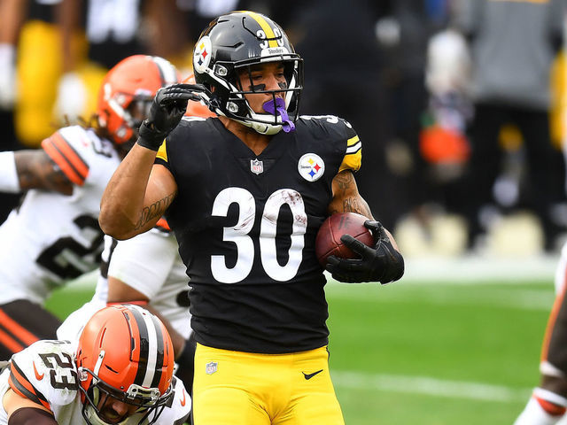 Former Steelers' RB James Conner signs one-year deal with