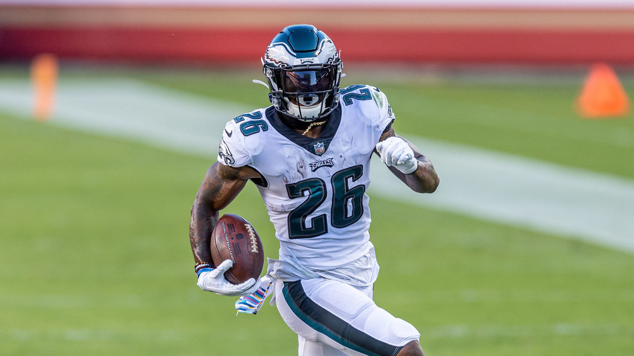 SANTA CLARA, CA - OCTOBER 04: Philadelphia Eagles Running Back Miles Sanders (26) runs downfield during the NFL football game between the Philadelphia Eagles and the San Francisco 49ers on October 4, 2020 at Levis Stadium in Santa Clara, CA.